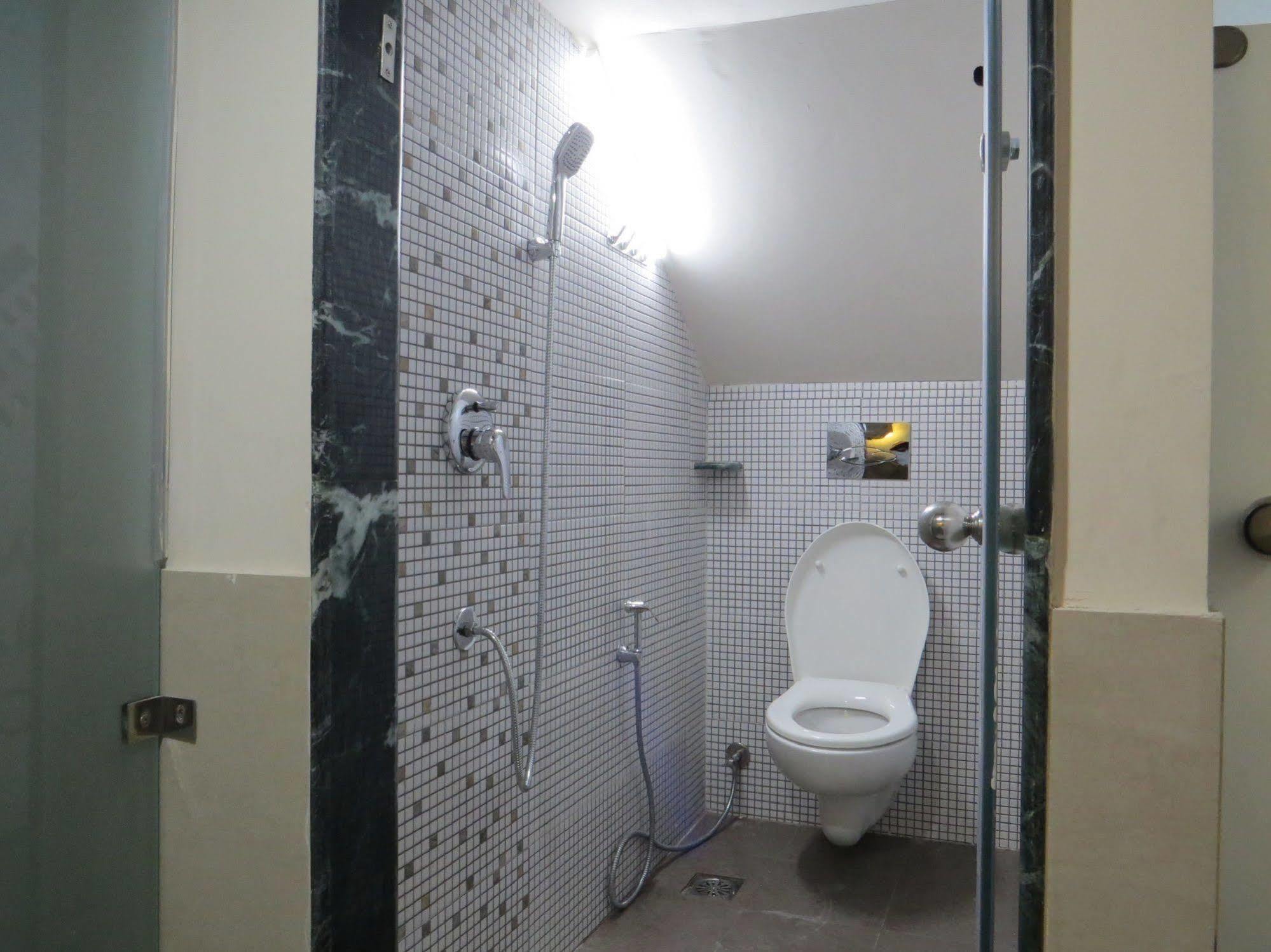 Smyle Inn - Best Value Hotel Near New Delhi Station Exterior foto