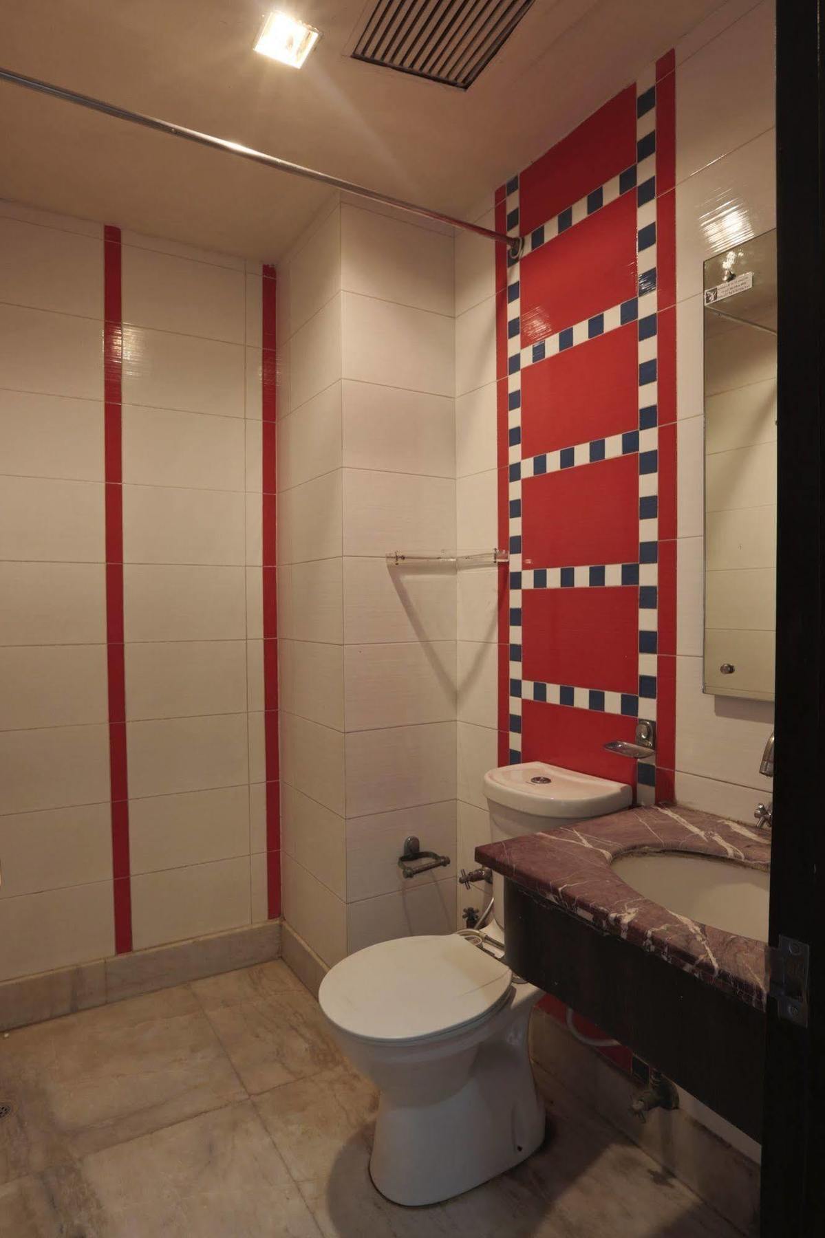 Smyle Inn - Best Value Hotel Near New Delhi Station Exterior foto