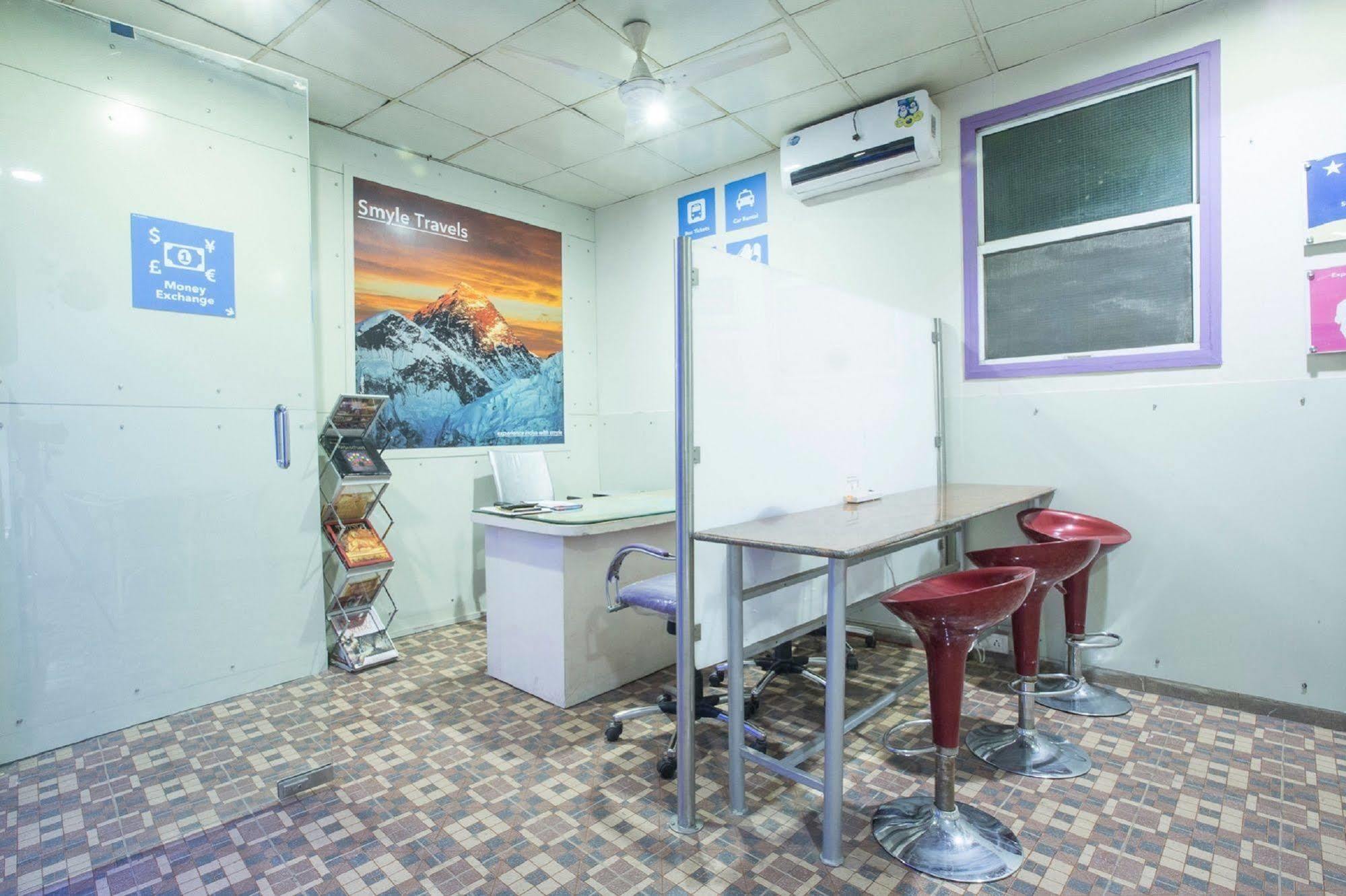 Smyle Inn - Best Value Hotel Near New Delhi Station Exterior foto