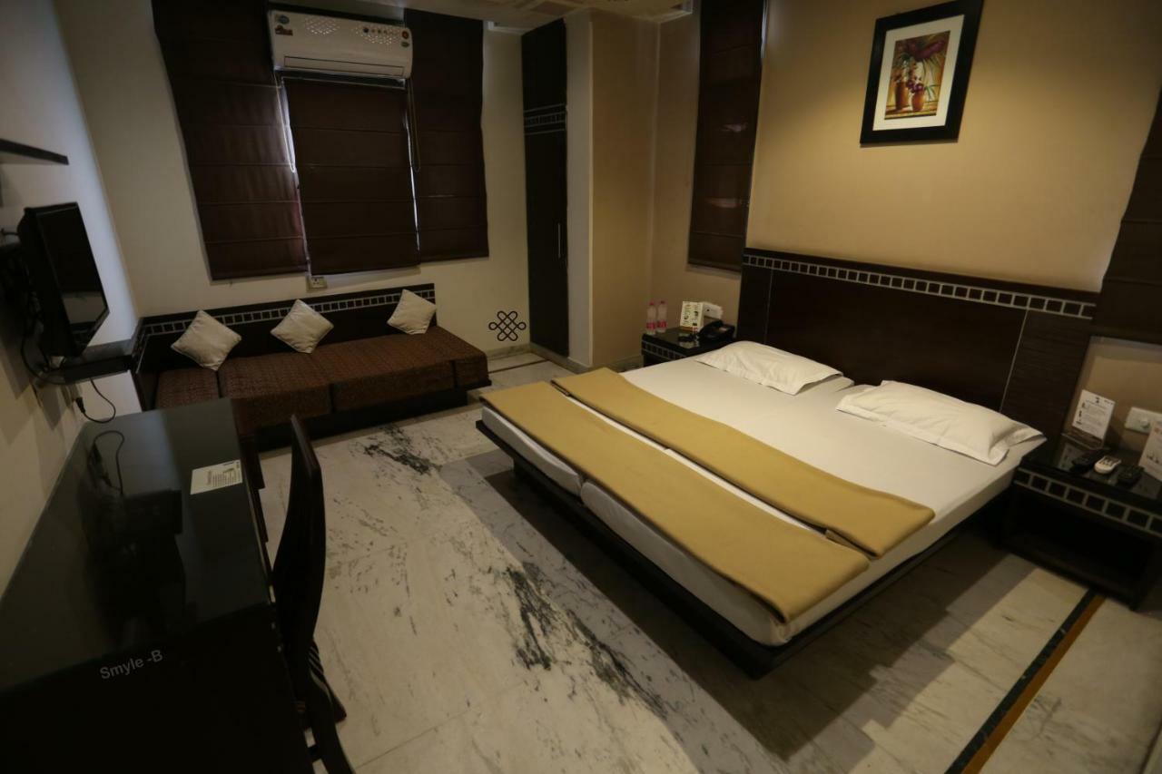 Smyle Inn - Best Value Hotel Near New Delhi Station Exterior foto