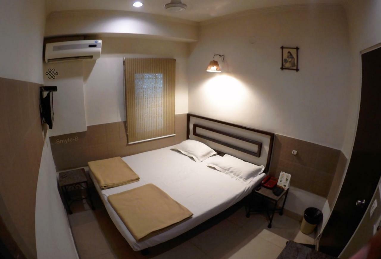 Smyle Inn - Best Value Hotel Near New Delhi Station Exterior foto