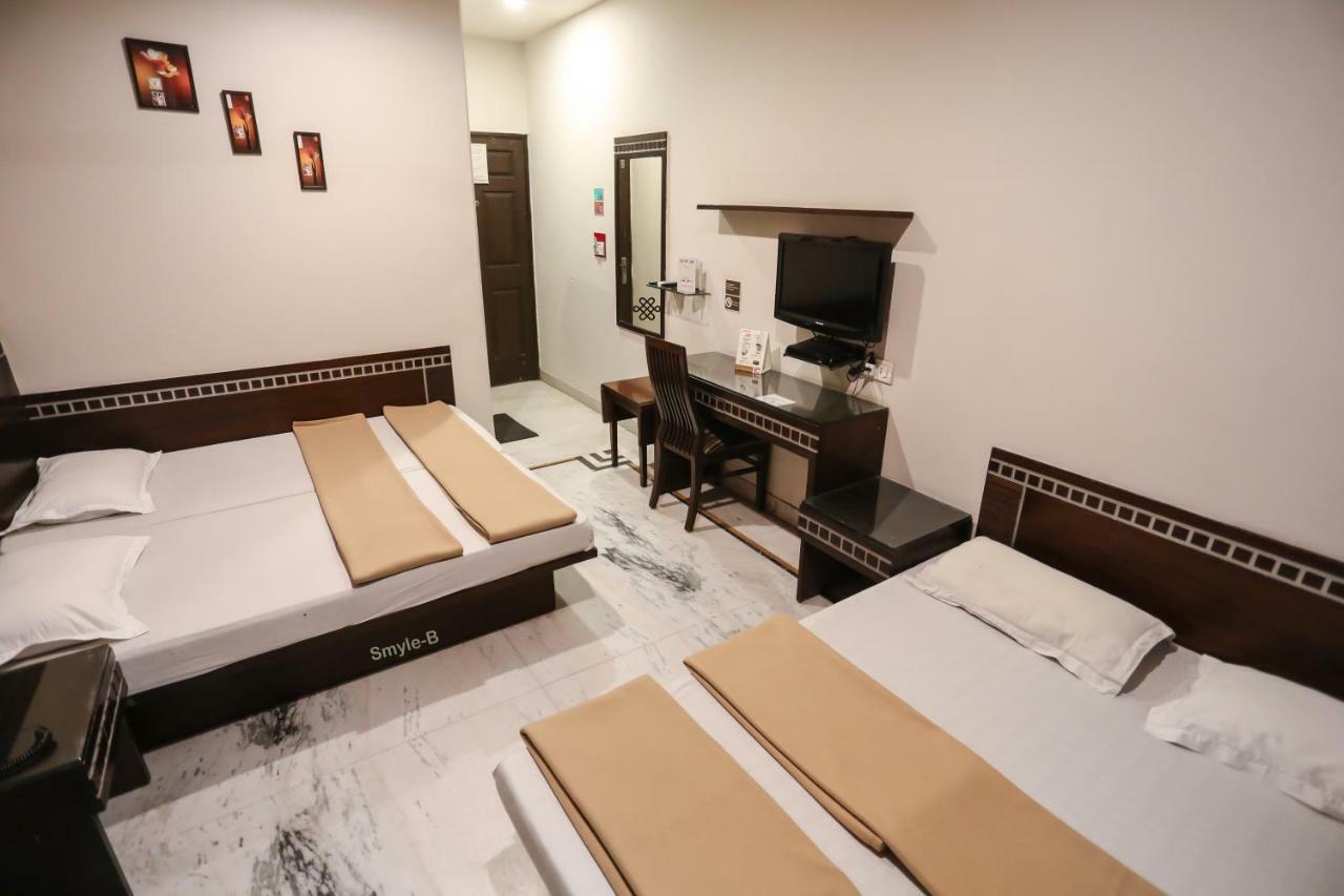 Smyle Inn - Best Value Hotel Near New Delhi Station Exterior foto